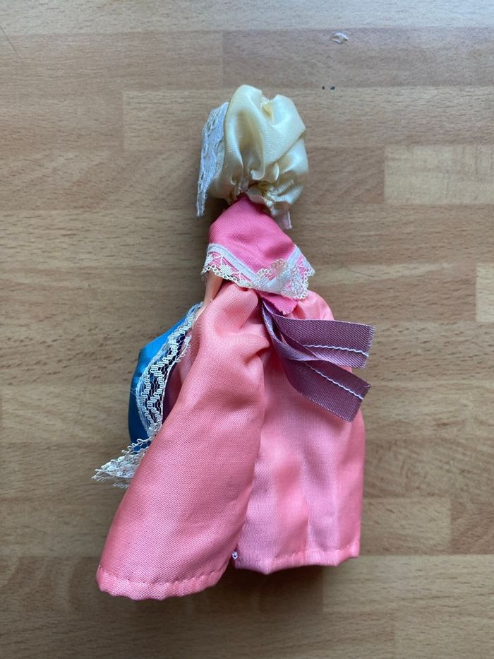 Poupée - photo numéro 2