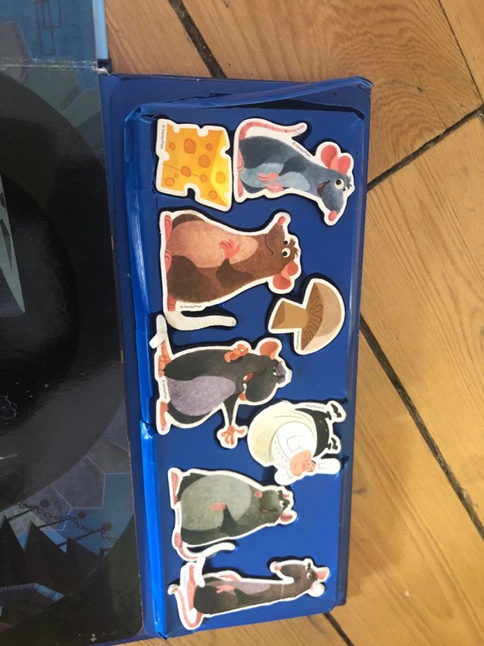 Livre avec personnage aimenté - photo numéro 3