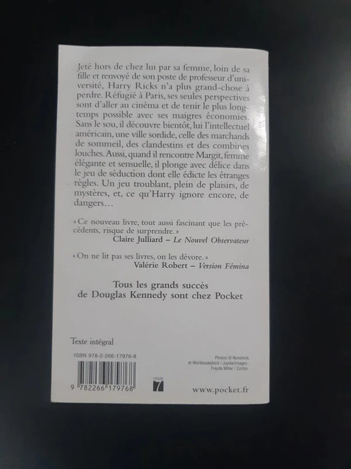 Livre / Roman 👗 - photo numéro 2