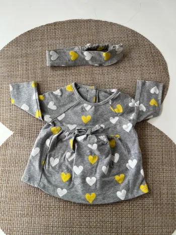 Robe + serre tête taille 1 mois