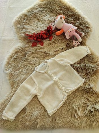 Gilet blanc petit boy 6 mois