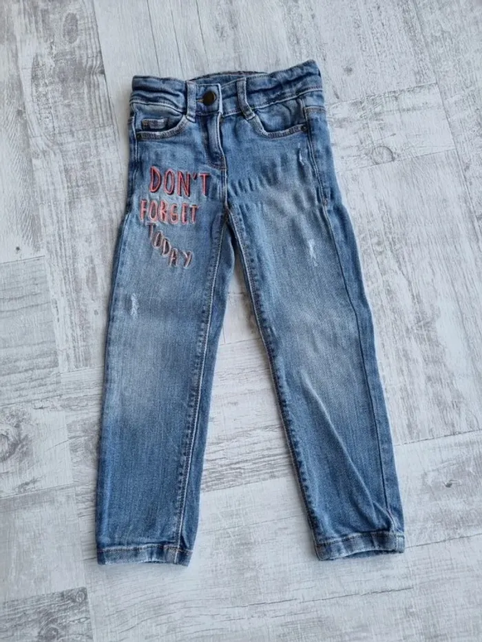 Jeans effet usé Taille 3 ans