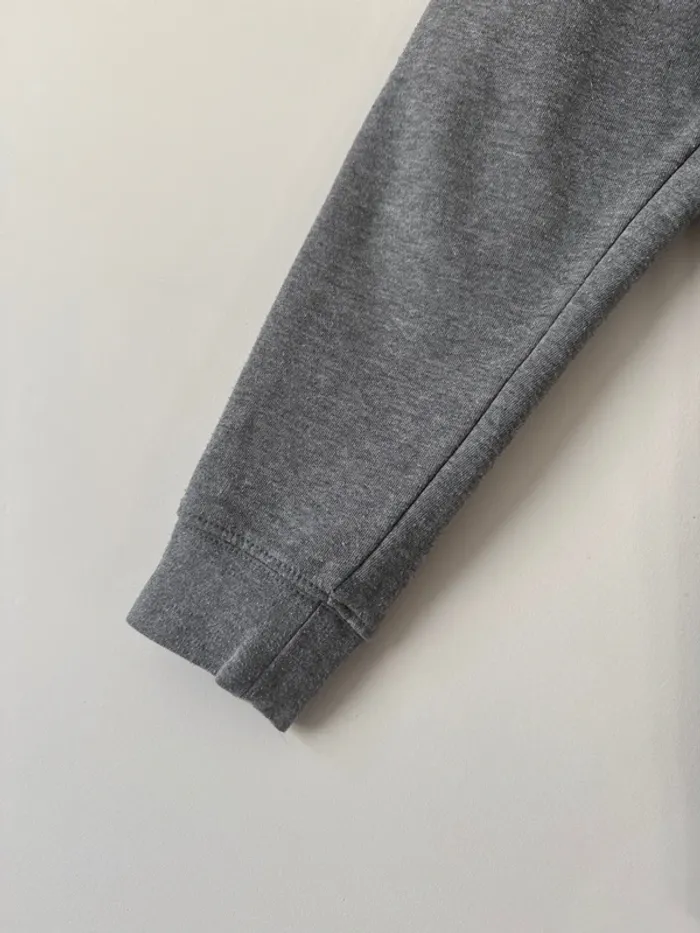 👖jogging gris  avec poche fille Nike - 3-4 ans -  bon état 👟 - photo numéro 4