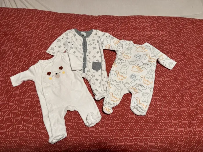 3 pyjamas mixte 1 mois
