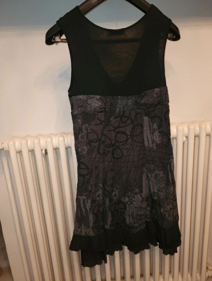 Robe ton de noir et gris - photo numéro 2