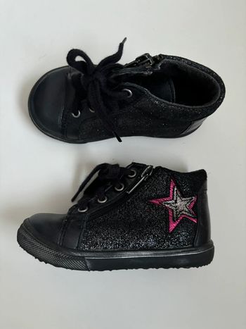 Chaussures montantes pointure 22