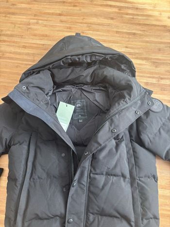 Canada Goose Wyndham black label en noir monochrome