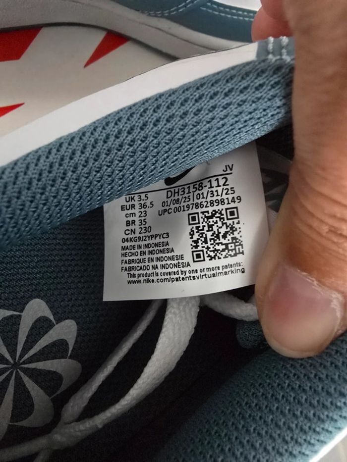 Basket nike Dunk turquoise et blanche - photo numéro 9