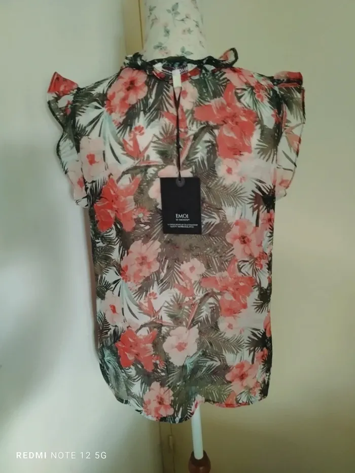Magnifique blouse transparente taille 40 - photo numéro 4