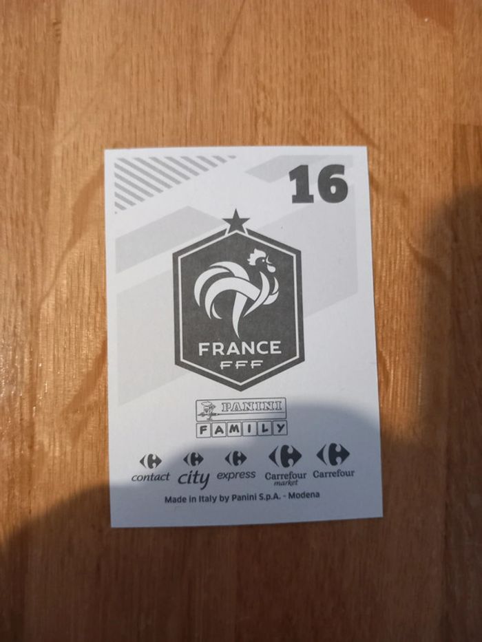 Carte Argent Laurent Koscielny 16 France FFF Panini Family Carrefour - photo numéro 2