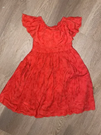 Robe rouge taille 6 ans