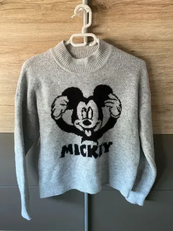 Pull Disney taille S