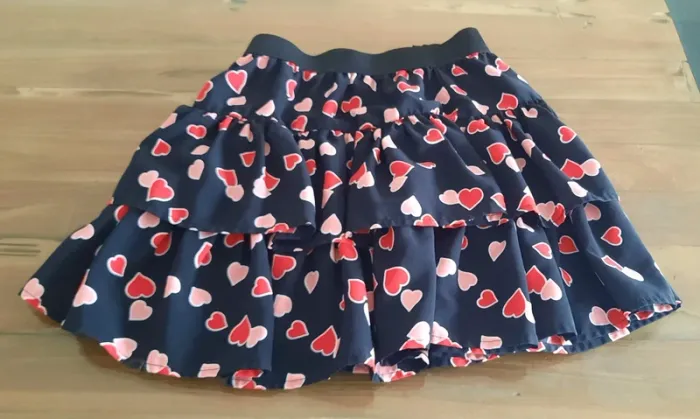 Jupe à volants avec coeurs
