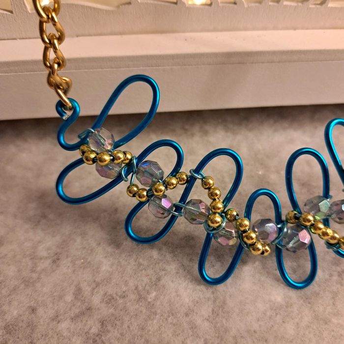 Collier original bleu et doré - photo numéro 4