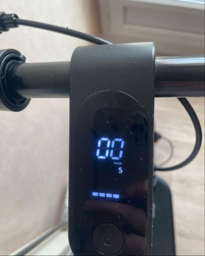 Vend trottinette électrique neuf peu servi - photo numéro 7