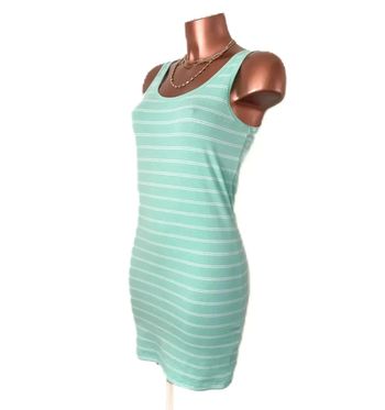 Magnifique robe turquoise à rayure