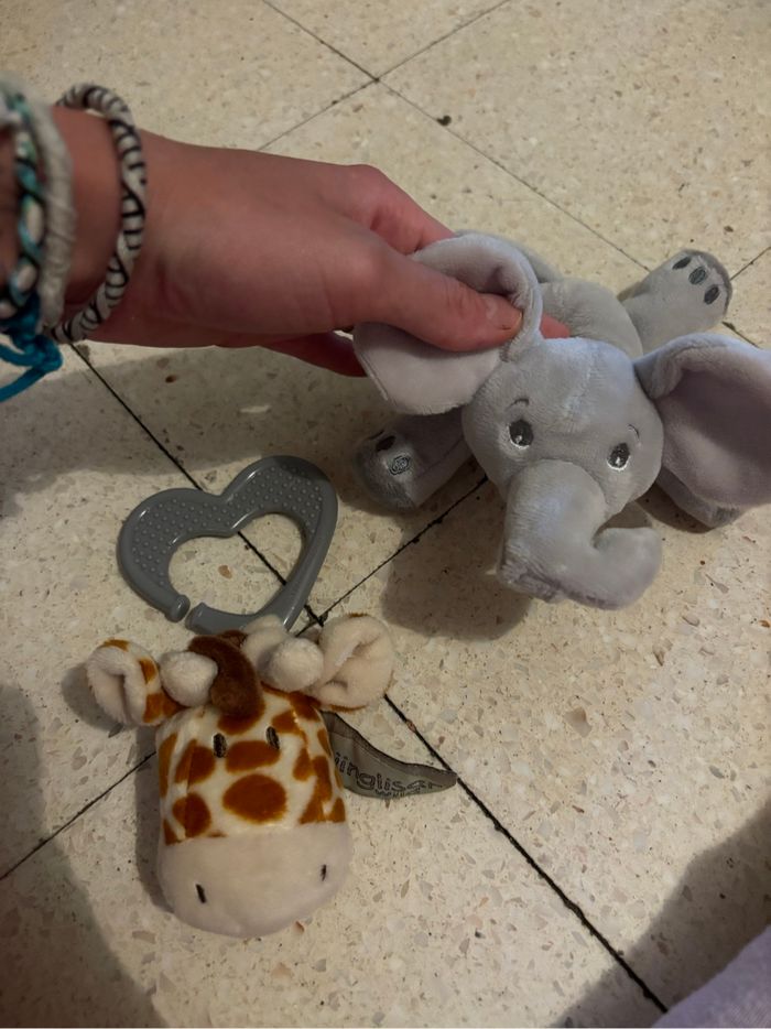 Lot girafe et éléphant