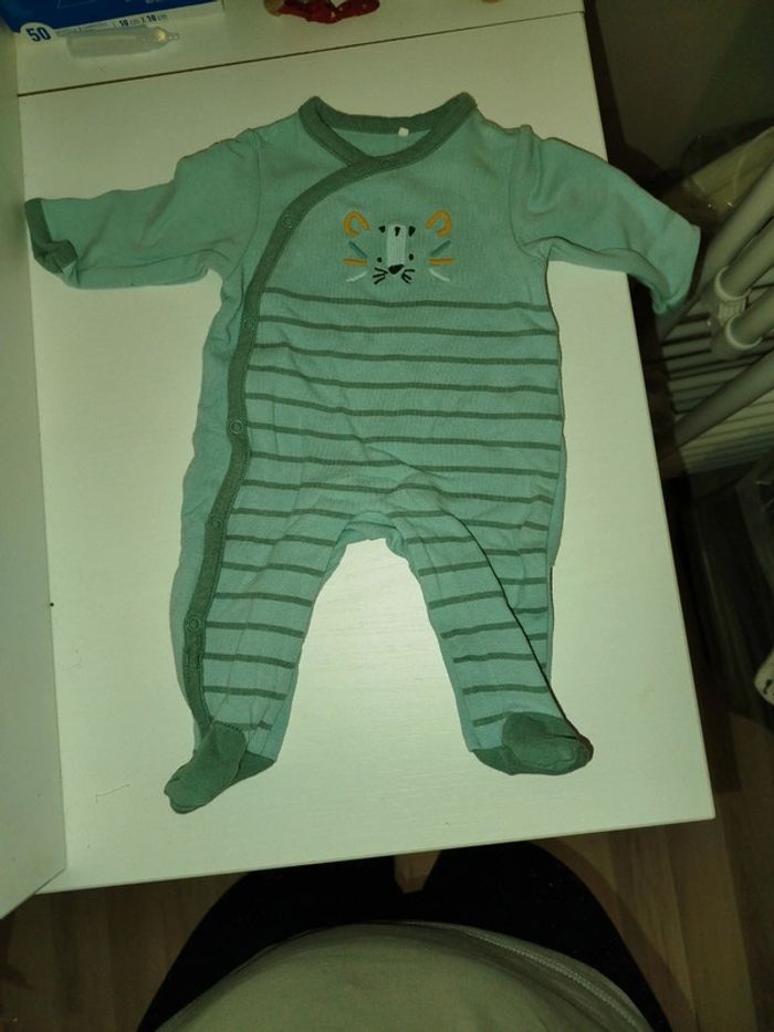 Pyjama 1mois - photo numéro 2