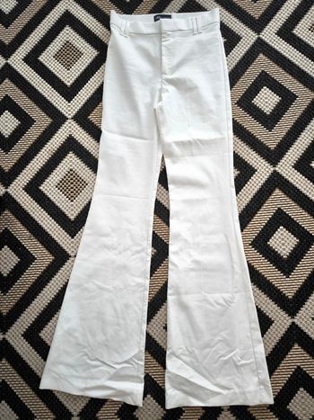 Pantalon blanc ZARA – Taille S – Coupe évasée élégante