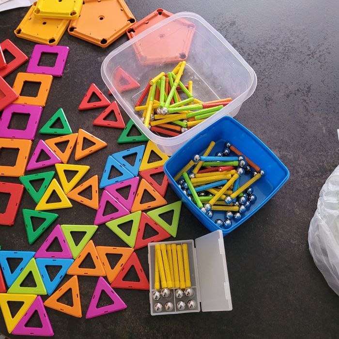 212 pièces de geomag - photo numéro 2