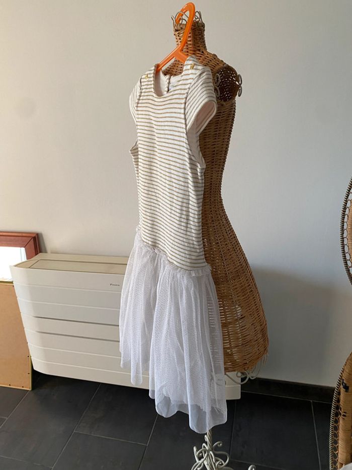 Robe Petit Bateau blanche et dorée à rayures avec jupe en tulle et paillettes taille 10 ans - photo numéro 10