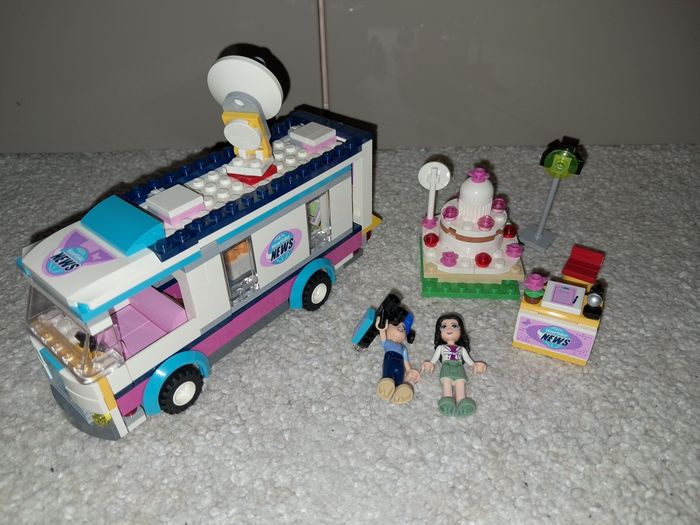 Lego Friends - Le camion TV de Heartlake City - 41056 - photo numéro 2