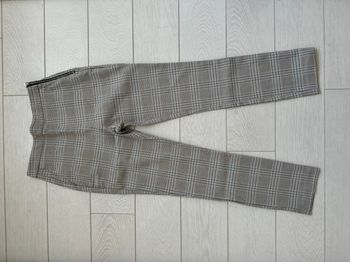 Pantalon Zara gris à motifs à carreaux 