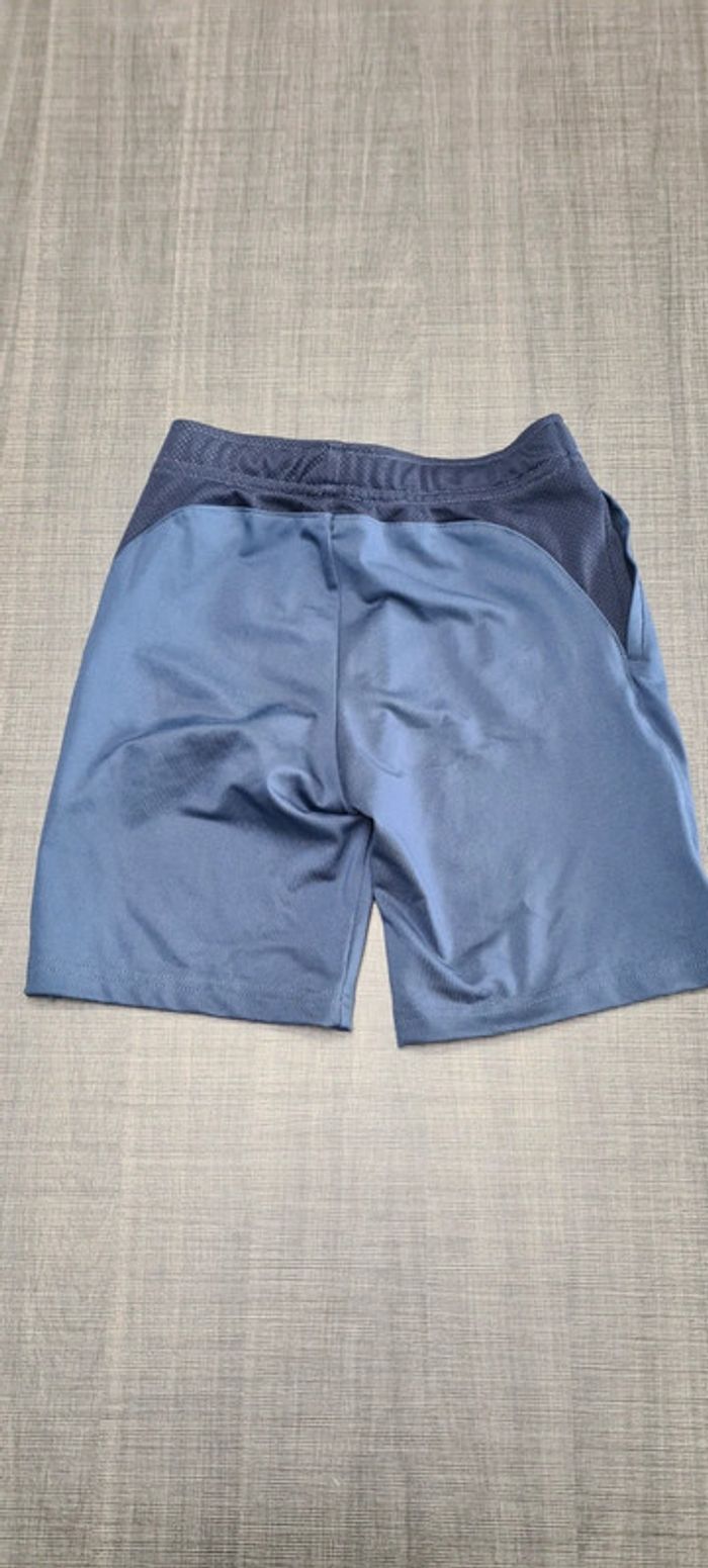Short Décathlon 7-8 ans - photo numéro 2
