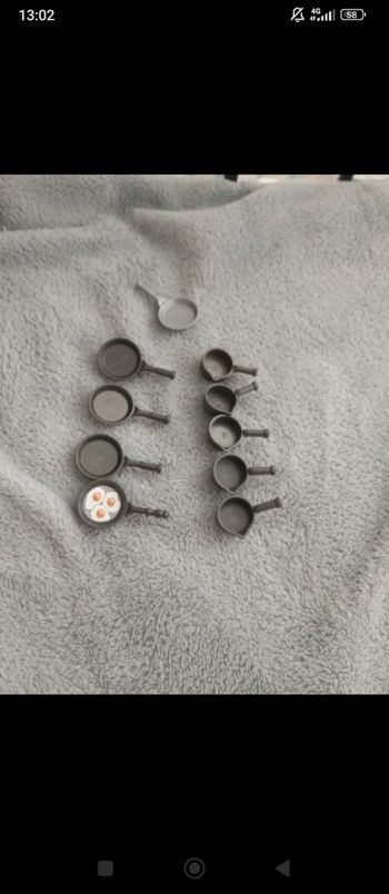 Lot de 10 poêles "Playmobil"