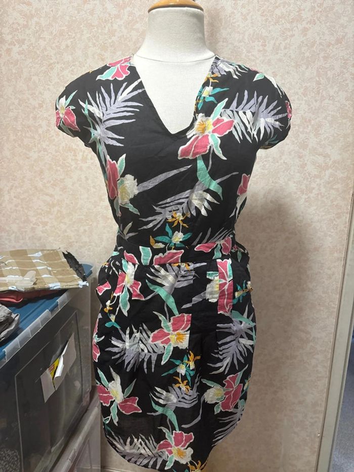 Magnifique robe colorée taille 36 marque stüssy