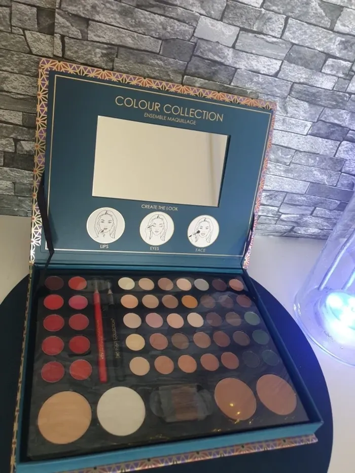 Coffret maquillage avec miroir