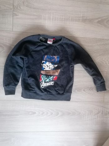 Sweat avengers taille 3-4 ans