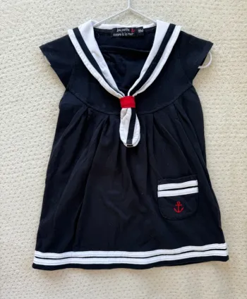 Robe les jolies cœurs à la mer