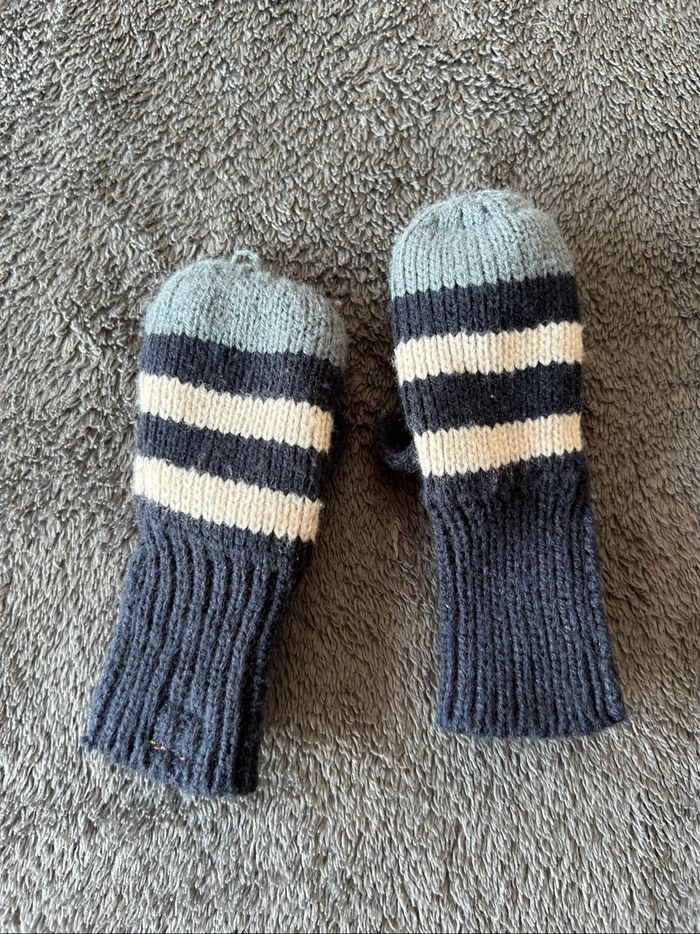 Une paire de moufles - photo numéro 2