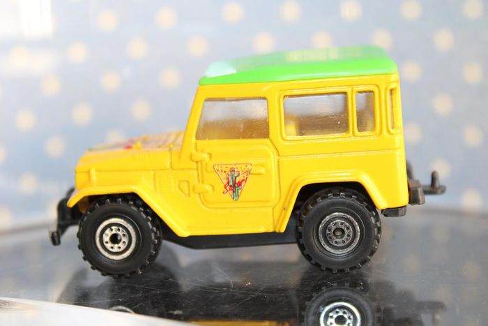 Voiture miniature plus remorque - photo numéro 4