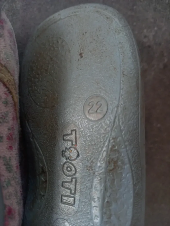 Lot chaussons 22 - photo numéro 5