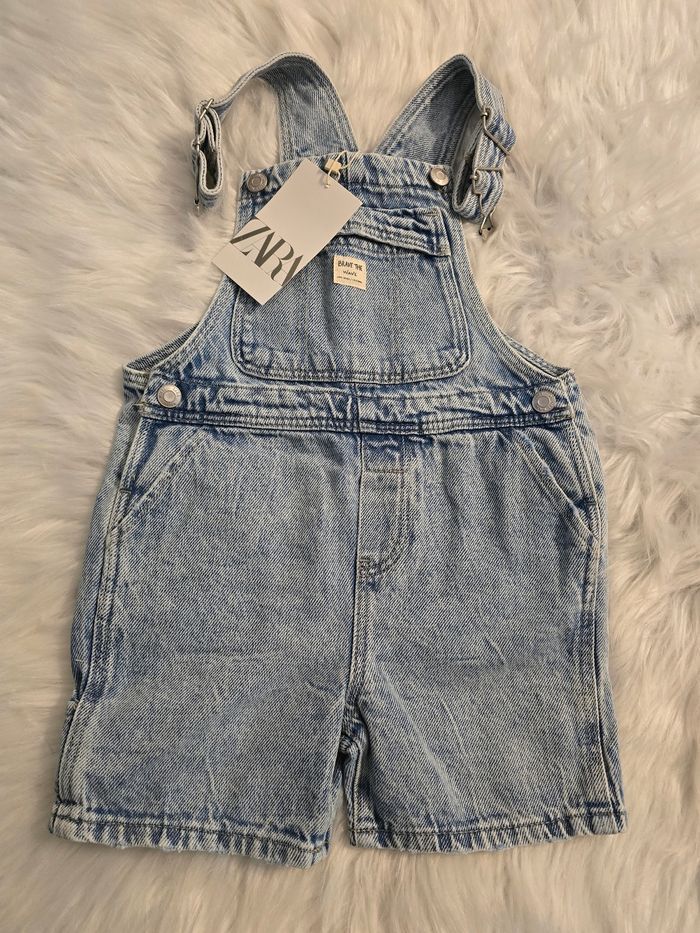 NEUVE (non portée) 🏷🥰🤩salopette courte en jeans 3 ans (98cm) garçon ferme💙💥💥