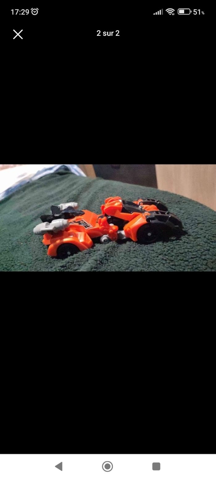 Robot dino-voiture. - photo numéro 2