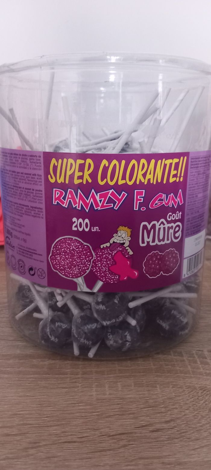 Boîtes bonbons avec son chewing gums