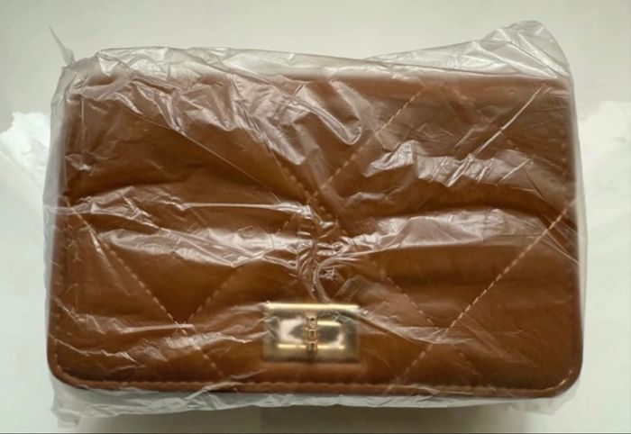 Jolie sac à main femme / pochette femme couleur camel tout neuf - photo numéro 3