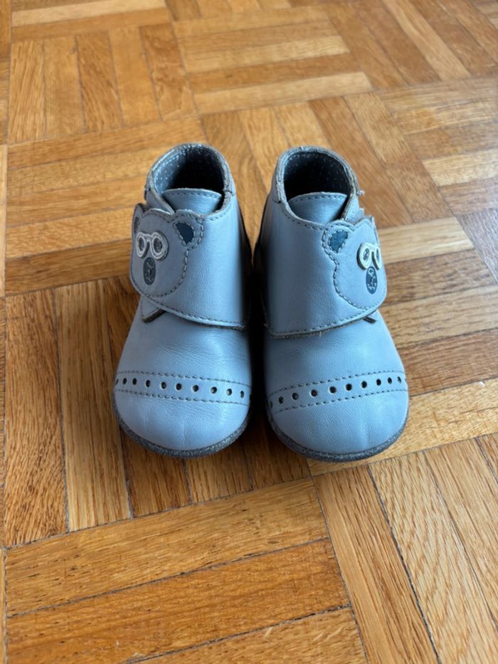 Chaussures Robeez 6-9 mois parfait etat - photo numéro 2