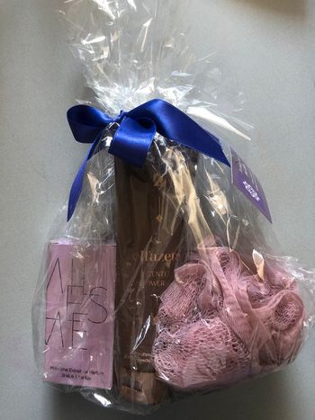 Coffret parfumé neuf prêt à offrir