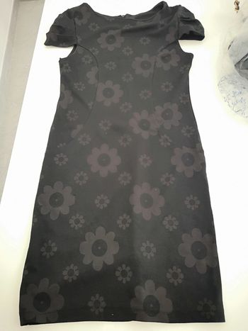 #robe près du corps courte M