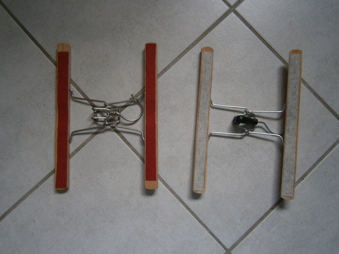 Lot de 2 cintres à pince en bois 25 cm - photo numéro 5
