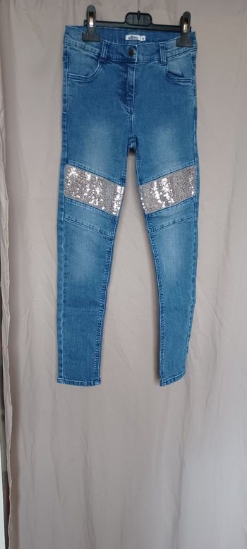 Tréteau jeans fille T 10 ans 