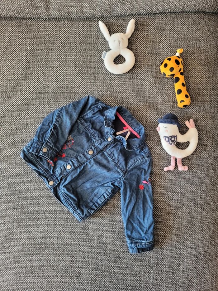 Veste en jean brodée fille 9 mois - photo numéro 2