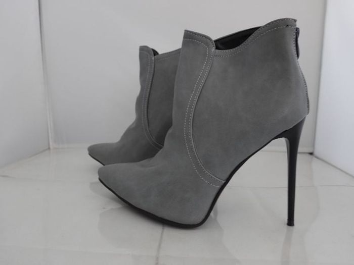 Bottine Grise - T40 - Talons 12 cm - Neuve