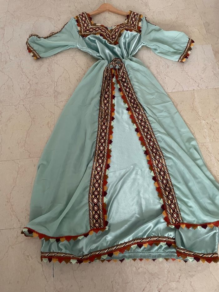 Robe Kabyle, très bon état, taille unique, 80 € - photo numéro 6