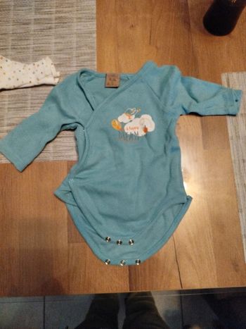 Vends bodies 3mois
