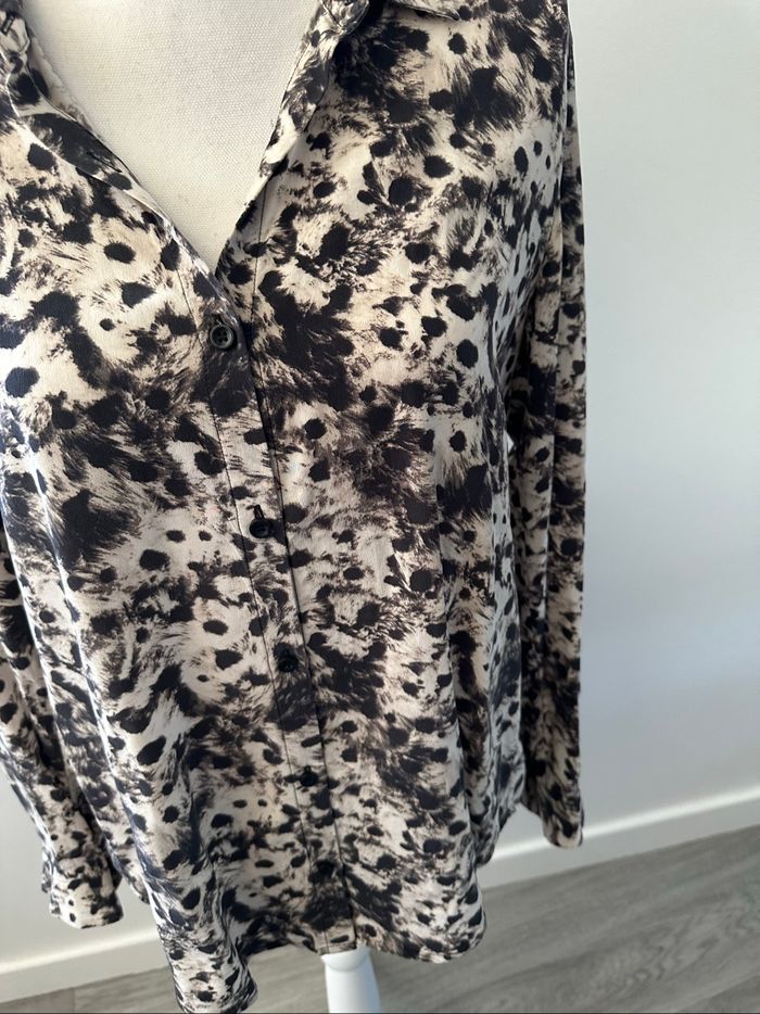 Chemisier en soie léopard The Kooples T40 L - photo numéro 3